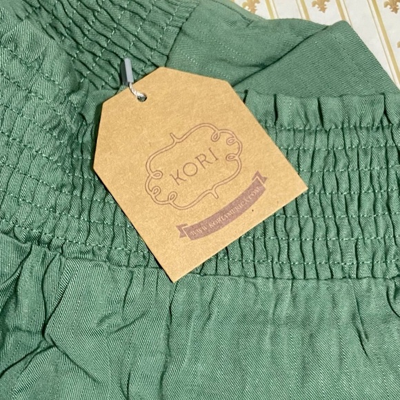 NWT Kori Green High Waist Shorts with Flowy Ruffle Hem - Picture 6 of 7